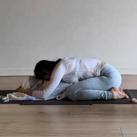 posture douce de l'enfant