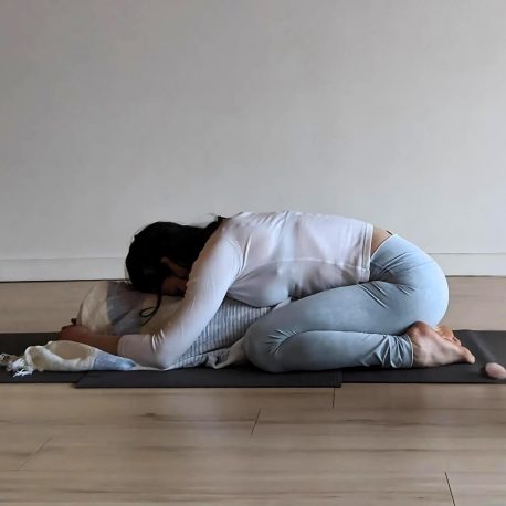 posture douce de l'enfant